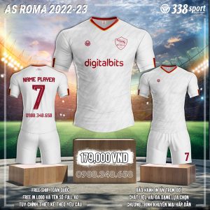 Trang phục áo đấu As Roma 2022 - 2023 sân khách mới sẽ không thể thiếu trong tủ đồ của các fan hâm mộ.