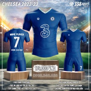 Chelsea có lẽ là một trong những câu lạc bộ được yêu thích nhất tại Việt Nam. Màu áo bóng đá Chelsea 2022 - 2023 sân nhà màu xanh bích chính là mẫu áo đang được săn tìm nhiều nhất hiện nay.