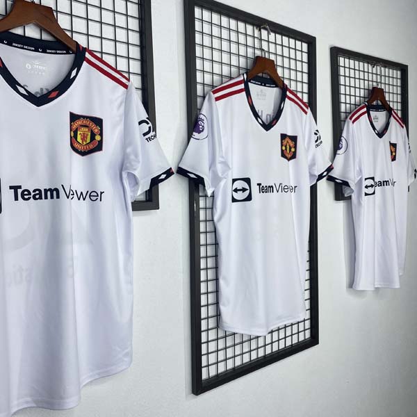 Mẫu áo đấu CLB Manchester United sau may màu trắng