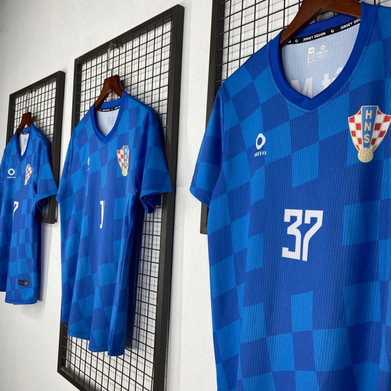 Trang phục áo đội tuyển Croatia sau may